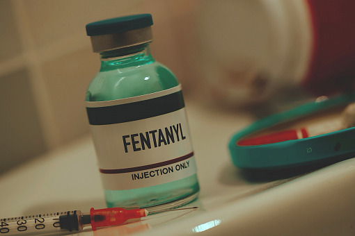 Fentanyl szybko uzależnia i… zabija